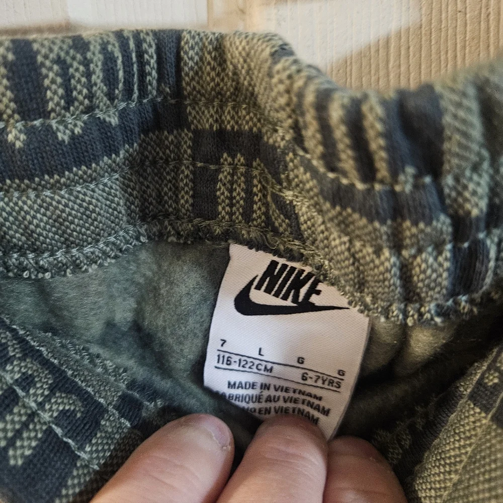 Nike kids sportswear